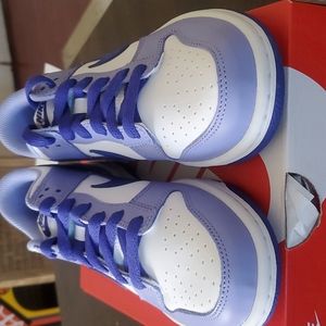 Nike dunk low 4.5 boys/ womens size 6